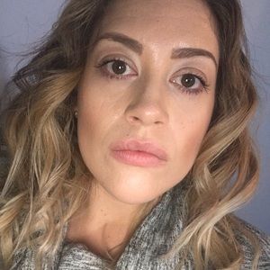 Meet your Posher, Claudia